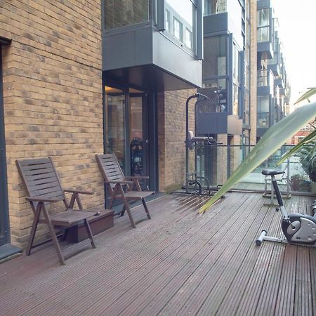 Spacious 1 Bed Apartment With Workspace, Coffee & Free Secure Parking Бірмінгем Екстер'єр фото