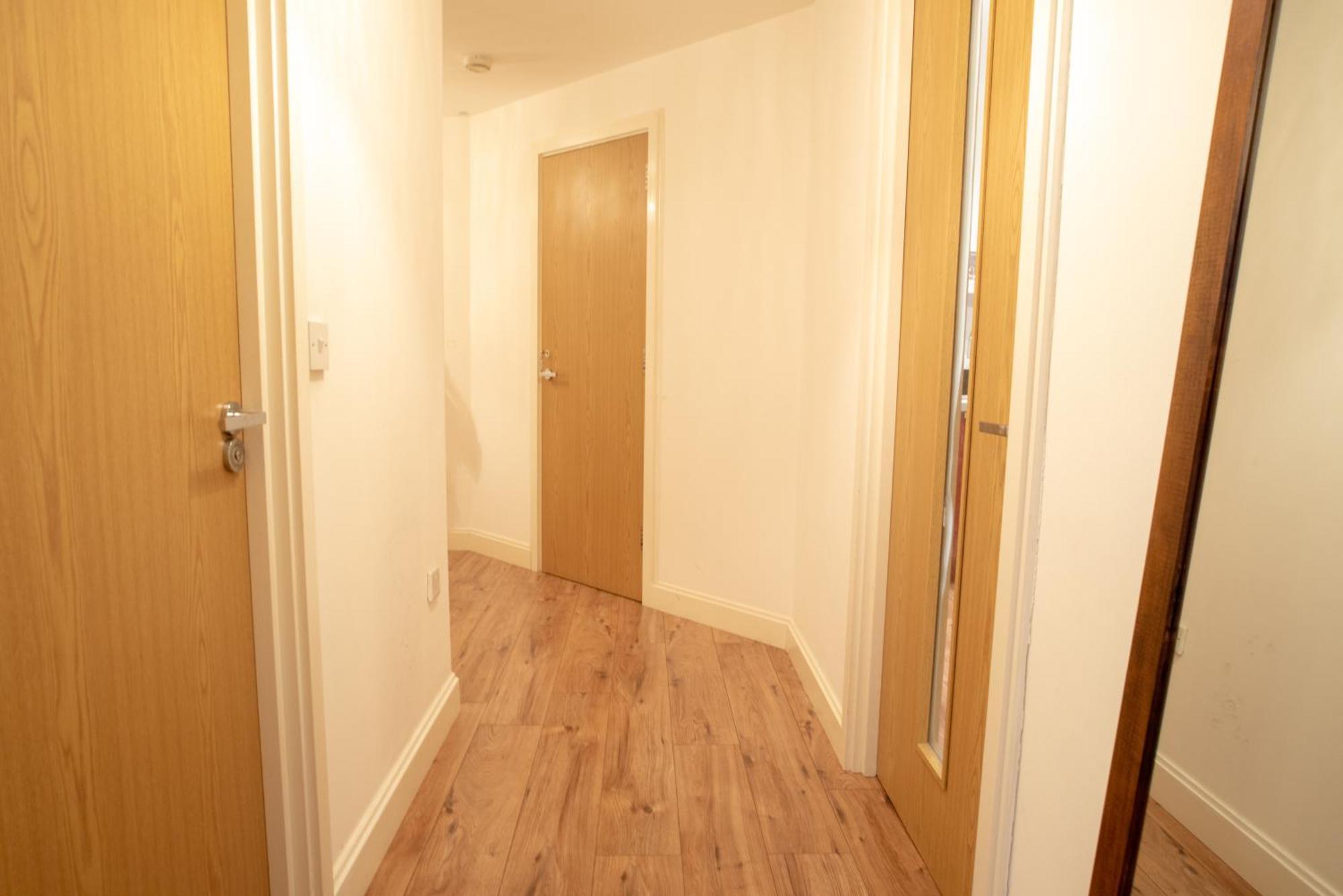 Spacious 1 Bed Apartment With Workspace, Coffee & Free Secure Parking Бірмінгем Екстер'єр фото
