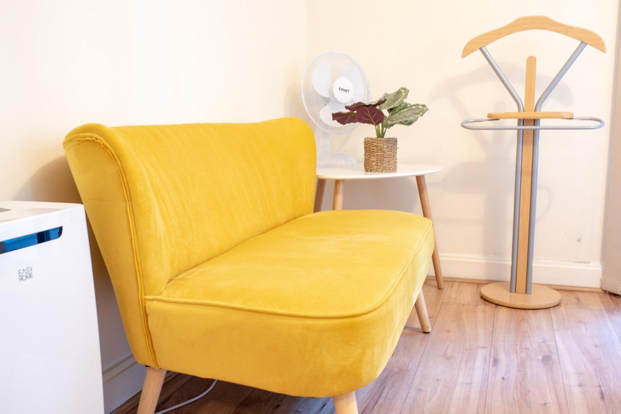 Spacious 1 Bed Apartment With Workspace, Coffee & Free Secure Parking Бірмінгем Екстер'єр фото
