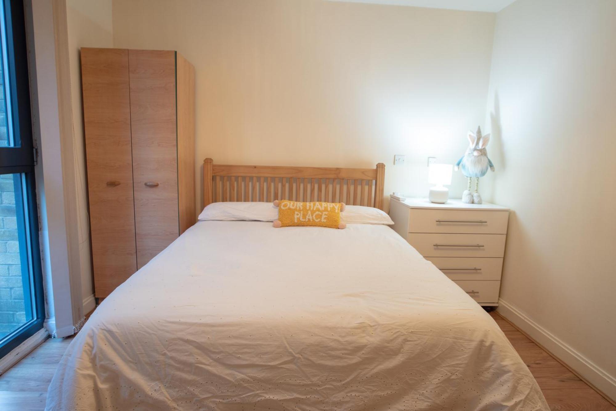 Spacious 1 Bed Apartment With Workspace, Coffee & Free Secure Parking Бірмінгем Екстер'єр фото