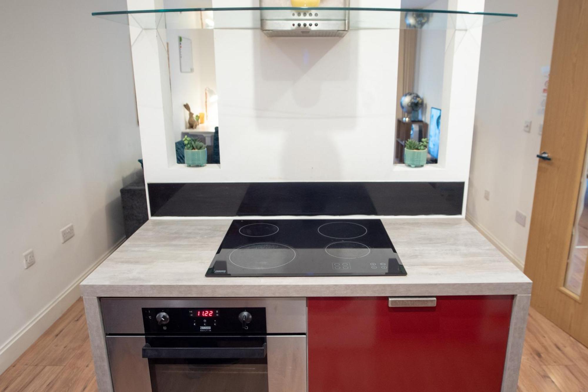 Spacious 1 Bed Apartment With Workspace, Coffee & Free Secure Parking Бірмінгем Екстер'єр фото
